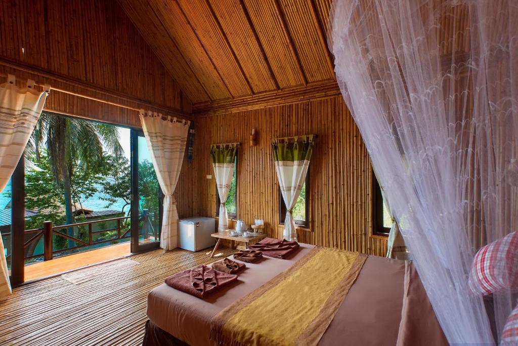 Номер (Бунгало из бамбука в саду), Курортный отель Phiphi Rantee Cliff