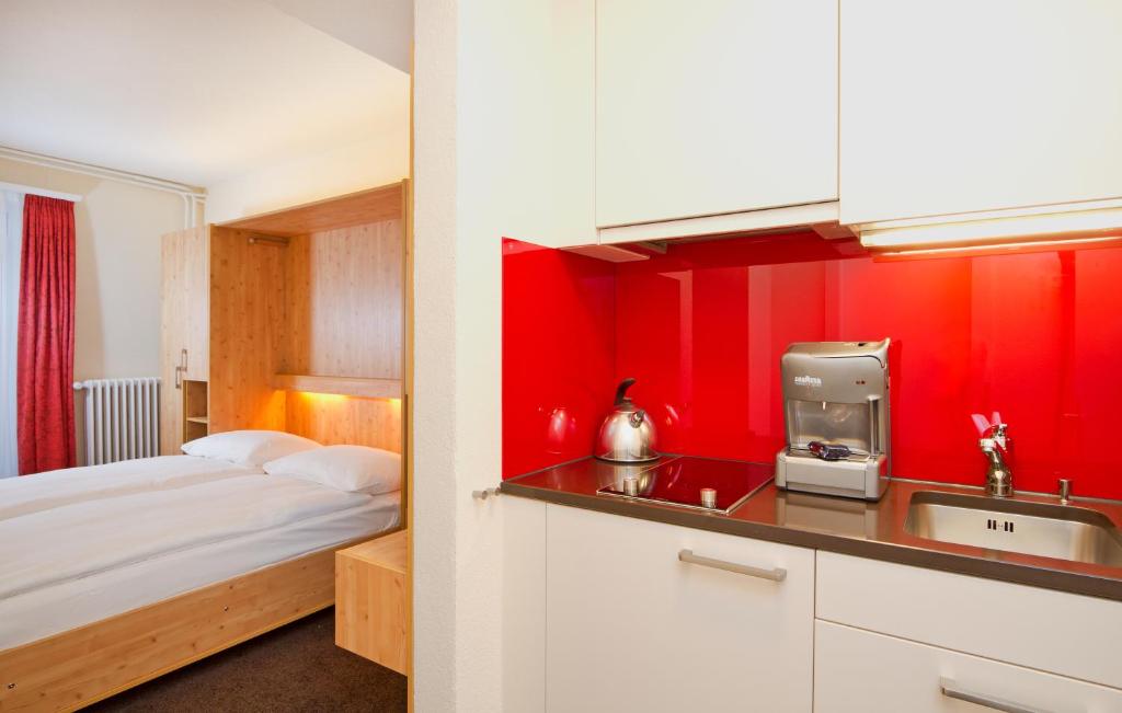 Central Swiss Quality Apartments photo 4