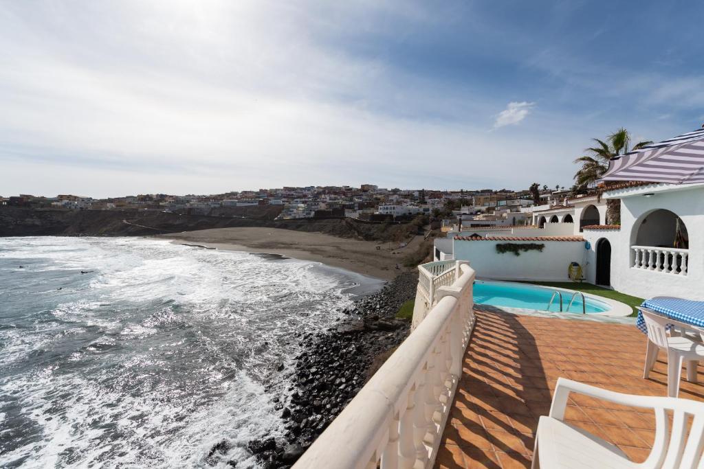 Villa Coki Deluxe - First line of the beach photo 2