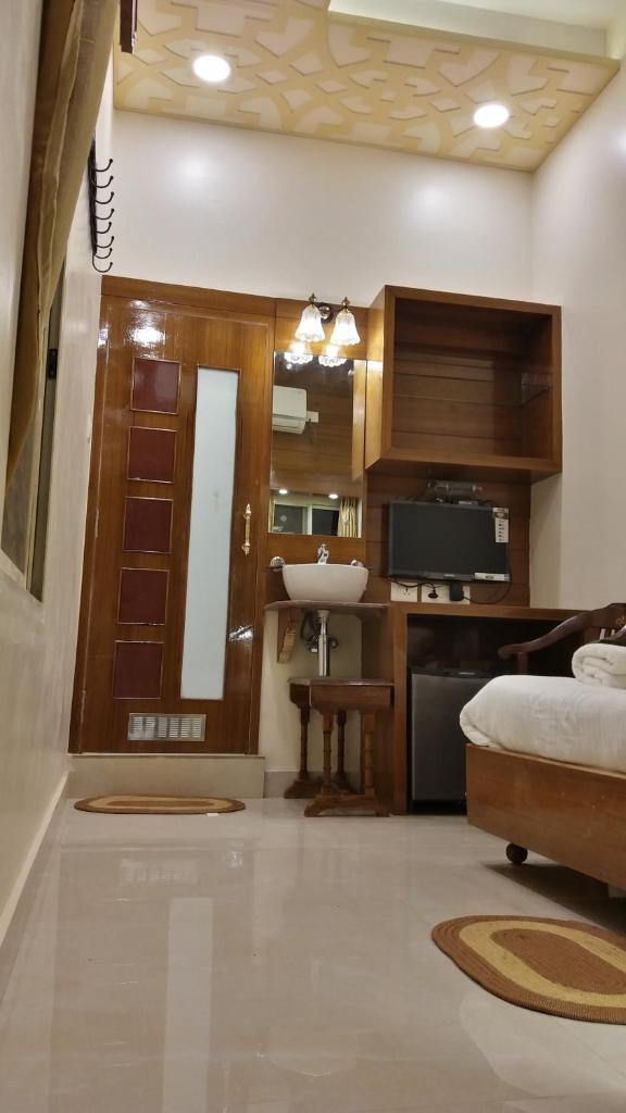 Одноместный (Superior Single Mini Smart Room with River View), Hotel Temple On Ganges