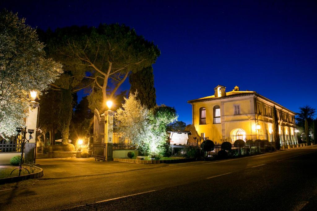 Relais Il Postiglione - Antica Posta dei Chigi photo 1