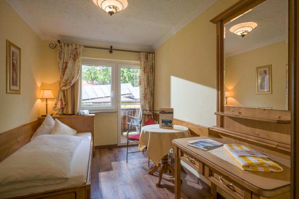 Одноместный (Small Single Room - Groundfloor), Hotel-Pension Rotspitz