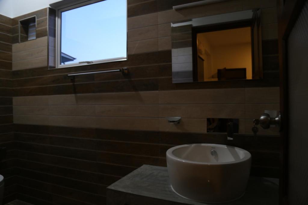 Двухместный (Двухместный номер Делюкс с 1 кроватью и балконом), Hikka Regent Hotel