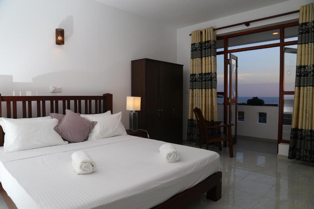 Двухместный (Двухместный номер Делюкс с 1 кроватью и балконом), Hikka Regent Hotel