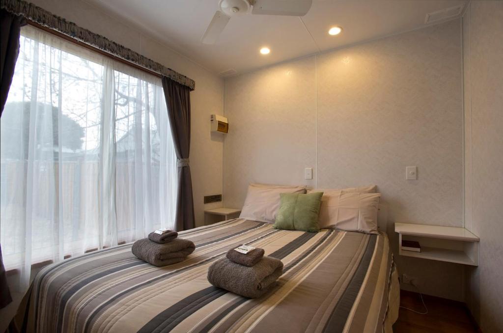 BIG4 Dandenong Tourist Park Room Type - Deluxe Villa