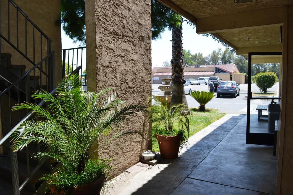 Vagabond Inn Fresno photo 4