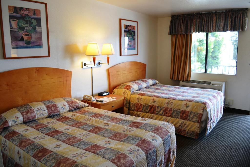 Vagabond Inn Fresno photo 3