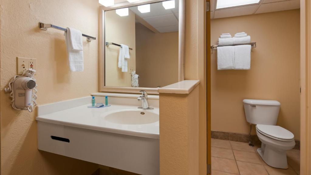 Best Western Starlite Village - Tap to explore photos