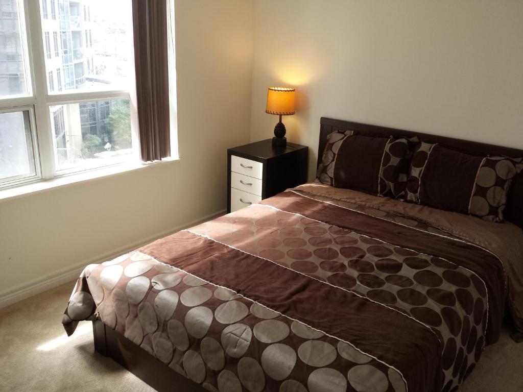 2 Bedroom 1 Bathroom Prime Location in Mississauga photo 3