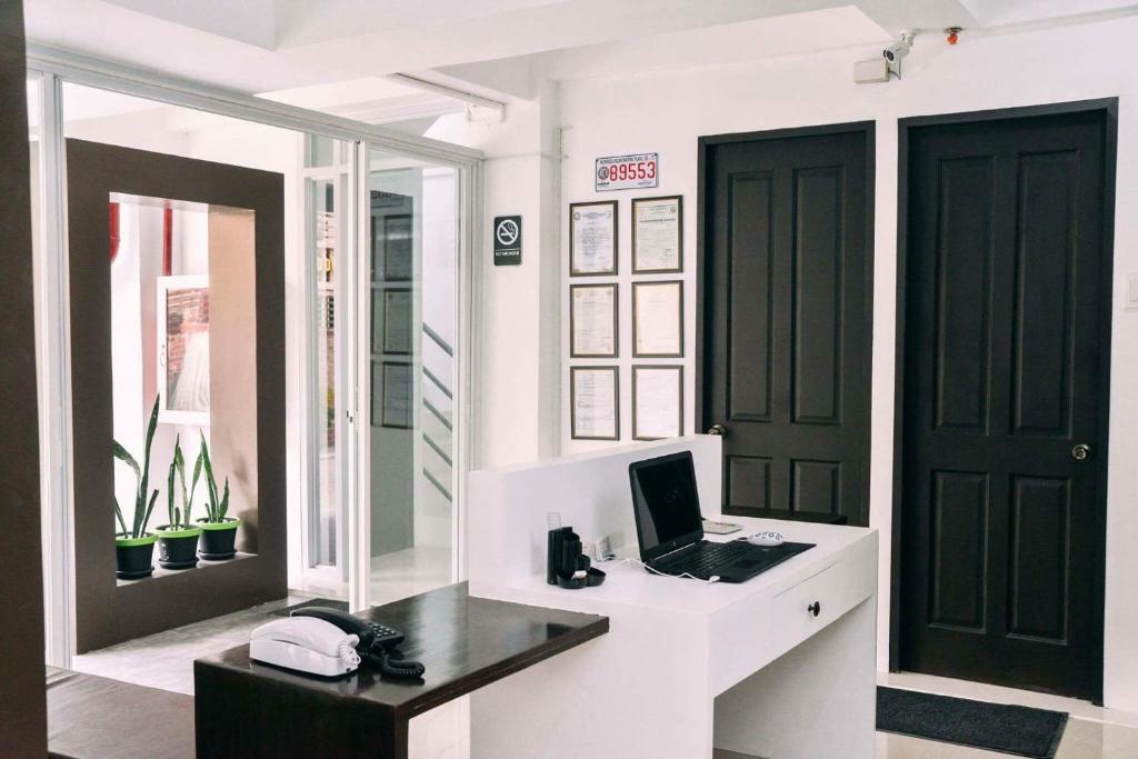 The Strand Suites and Dormitel photo 3