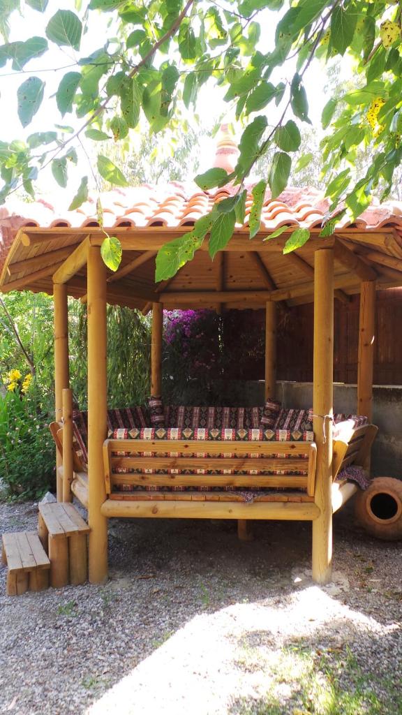 Mulberry House photo 1