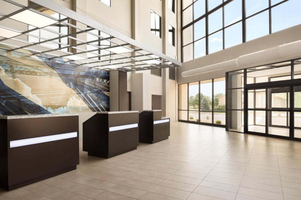 Holiday Inn - Bloomington - Normal, an IHG Hotel photo 3