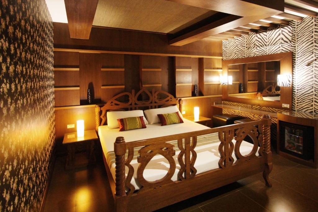 Двухместный (Улучшенный двухместный номер с 1 кроватью), Victoria Court Malate Motorist Lodge
