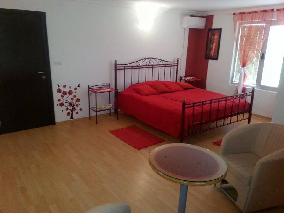 Двухместный (Двухместный номер с 1 кроватью и видом на бассейн), B&B Queen