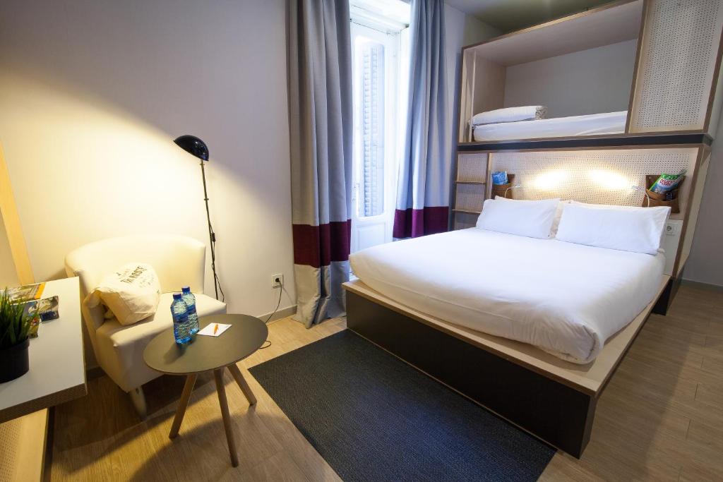 Toc Hostel Madrid photo 2