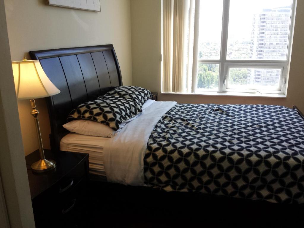 2 BEDROOM 2 Bathroom Best Value Prime Location in Missisauga photo 1