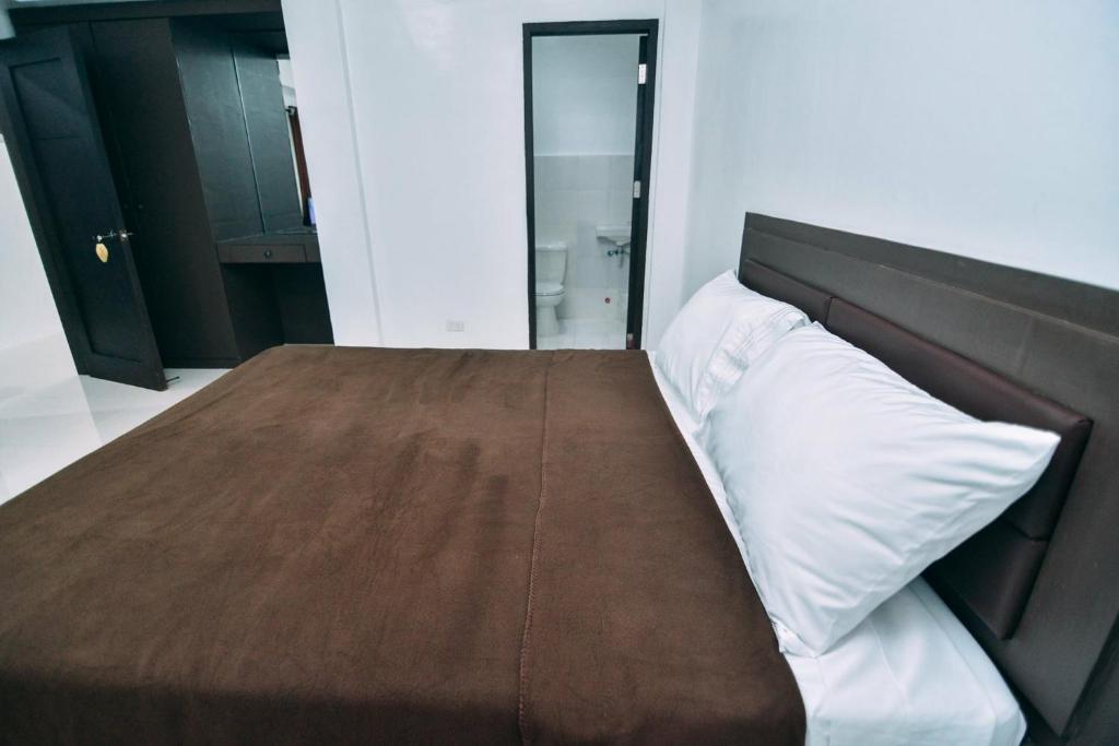 Студио (Номер-студио с кроватью размера «queen-size»), The Strand Suites and Dormitel