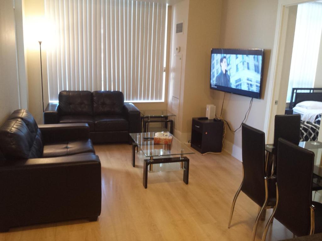 BEST LOCATION/SPECTACULAR VIEW 2 BEDROOMS FURNISHED CONDO S/L RENT photo 3