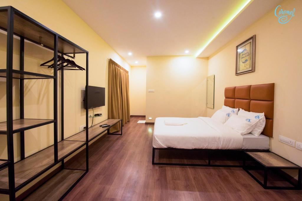 Двухместный (Улучшенный двухместный номер с 1 кроватью), Caramel Hotels