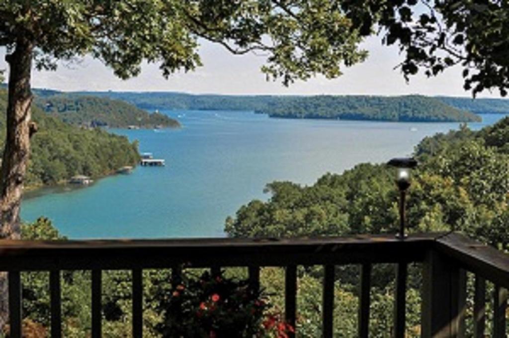 Beaver Lake Cottages image