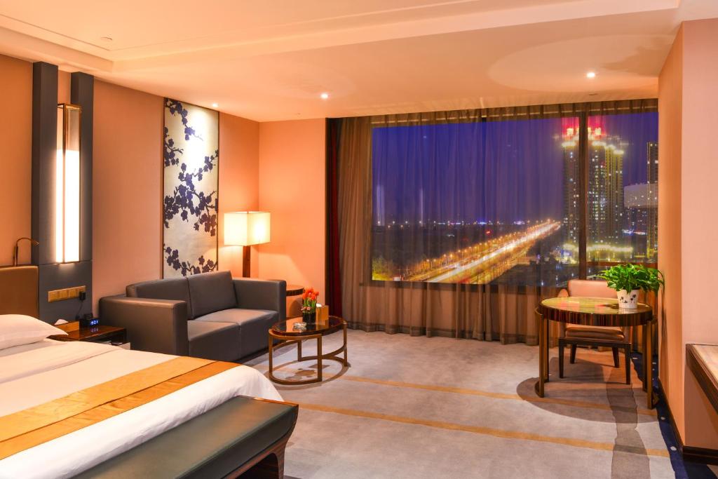 Ramada Heze photo 3