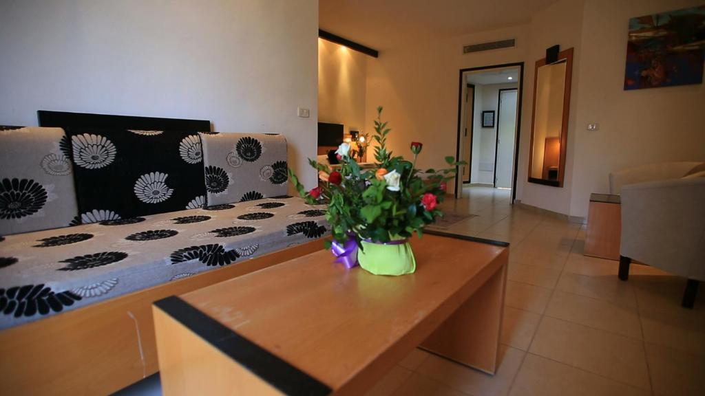 Hotel Les Palmiers photo 2