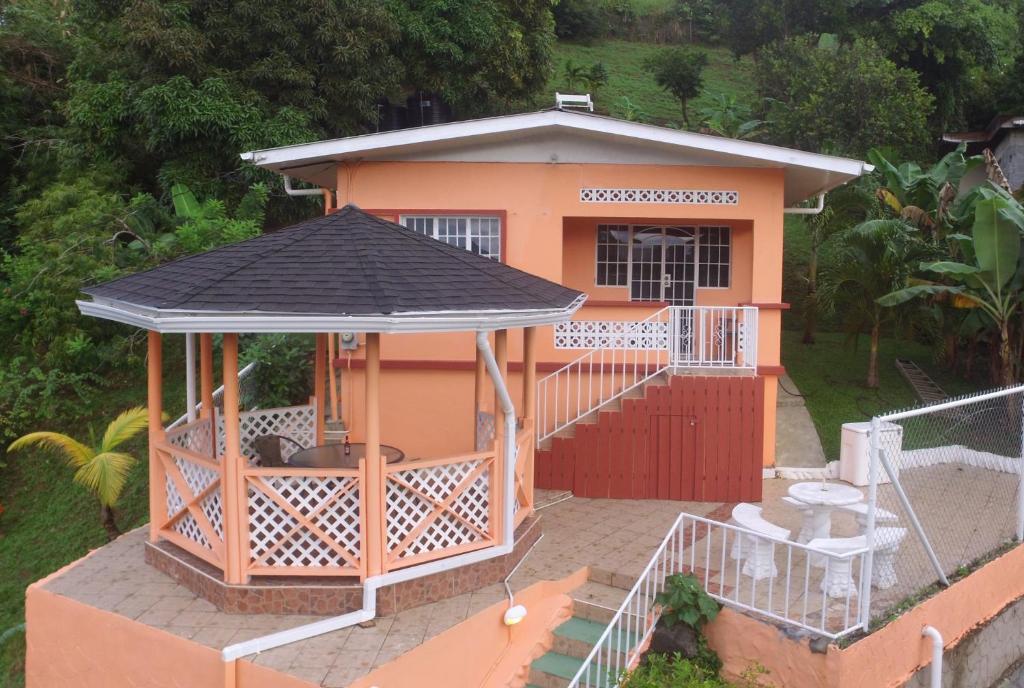 Golden Apple Cottage photo 2