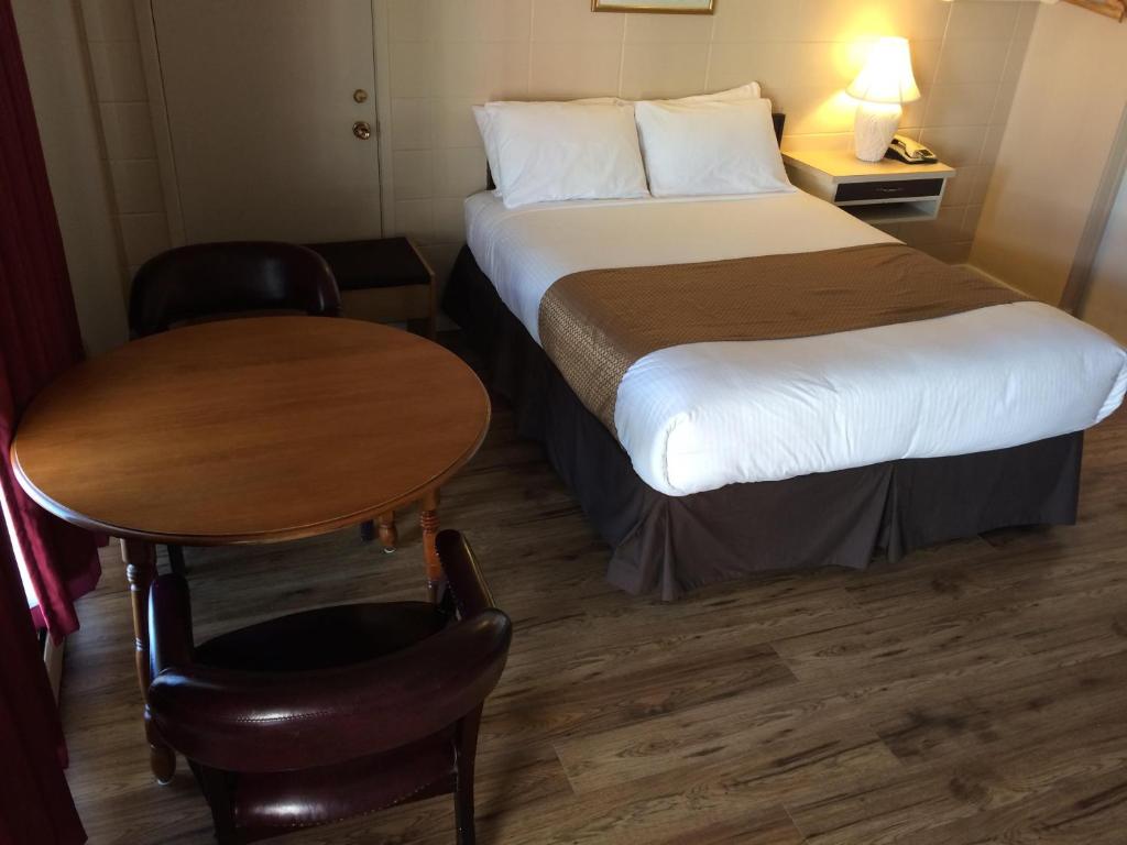 Siesta Motel photo 1