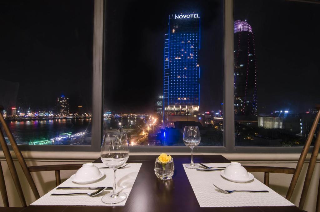 Rolex Hotel
