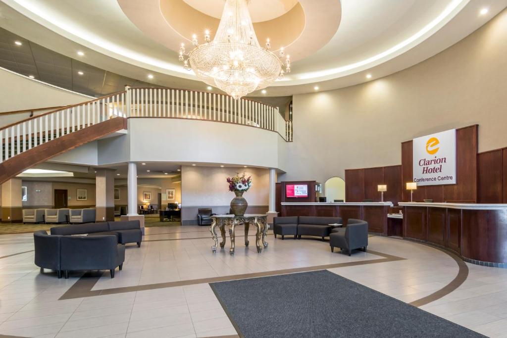 Clarion Hotel & Conference Center Sherwood Park photo 2