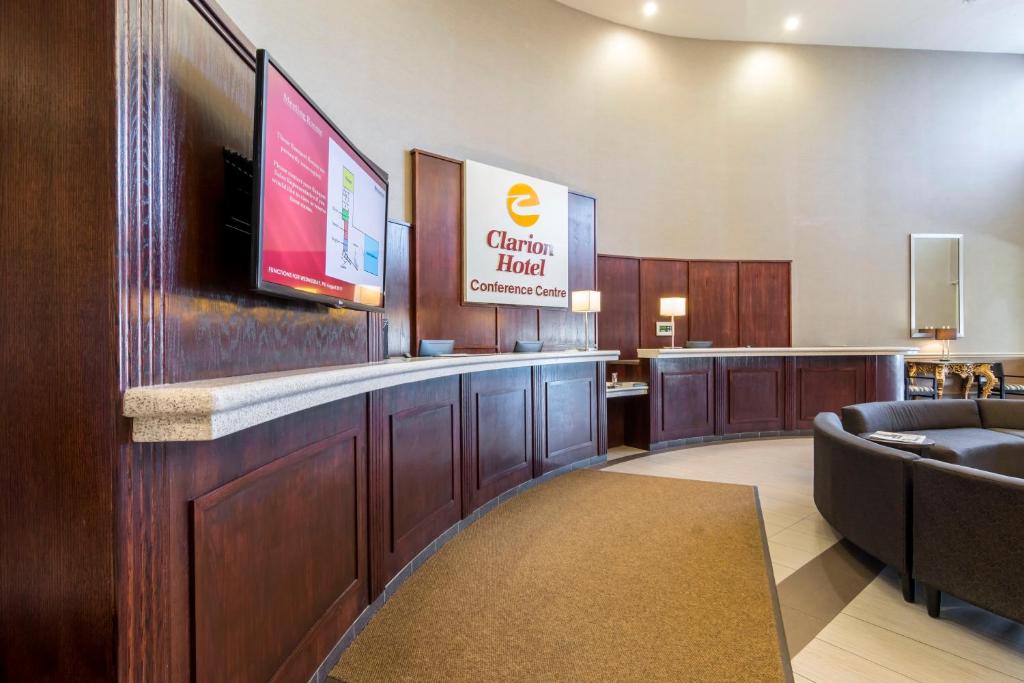 Clarion Hotel & Conference Center Sherwood Park photo 4