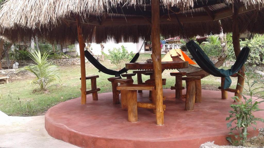 Chelle's Guesthouse and Backpackers photo 3