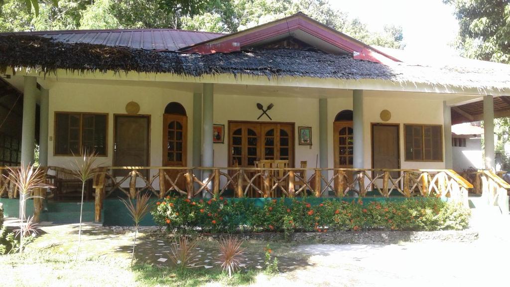 Chelle's Guesthouse and Backpackers