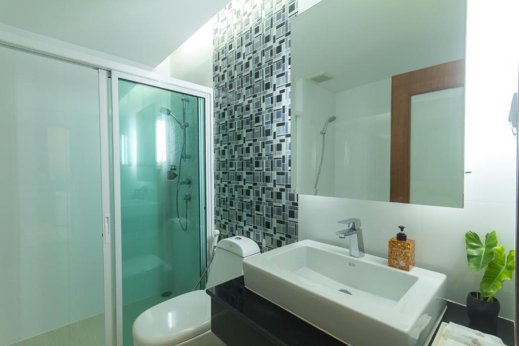 Двухместный (Двухместный номер Делюкс с 1 кроватью), Baannilrath Hotel
