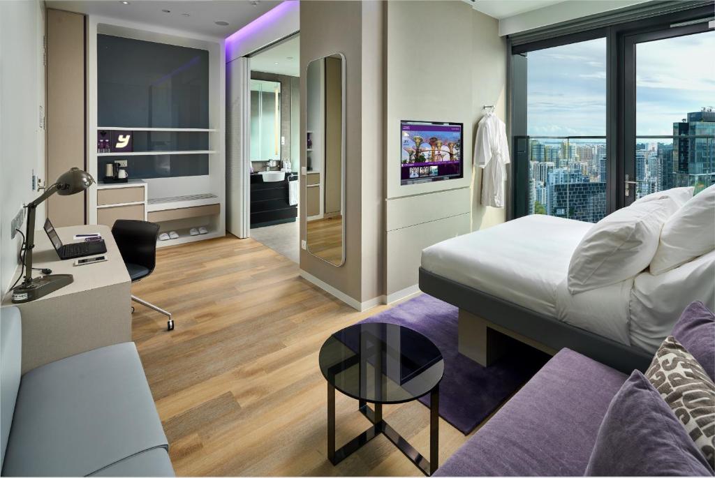 Сьюит (Номер первого класса с кроватью размера «king-size»), YOTEL Singapore Orchard Road