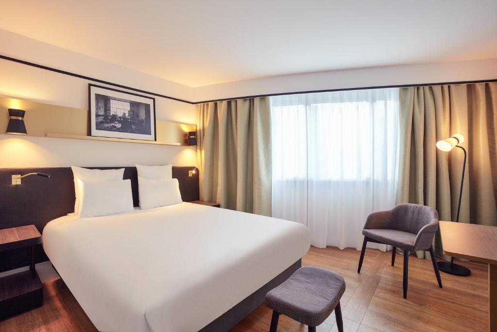 Mercure Paris Saint-Ouen - Tap to explore photos