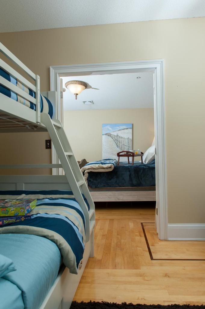 Naomi's Inn Bed & Breakfast photo 2