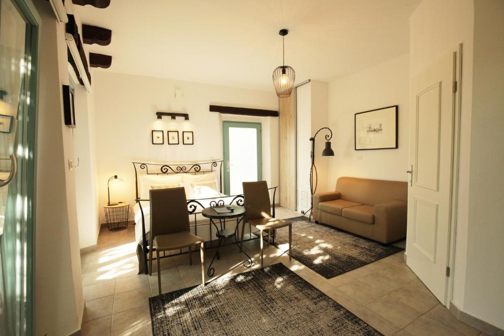 Dvor Hotel photo 1
