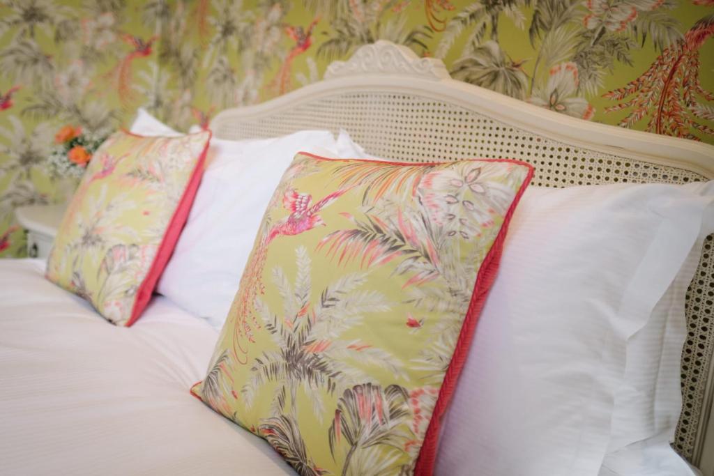 Lymestone Boutique Accommodation - Tap to explore photos
