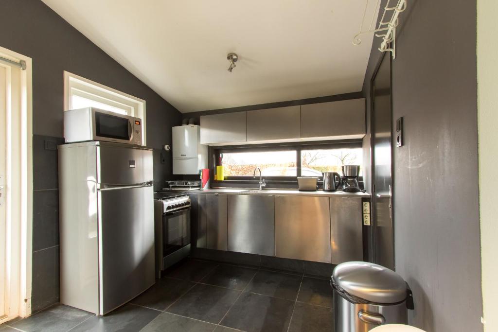 Garden House, Private studio apartment with wifi and free parking for 1 car photo 2