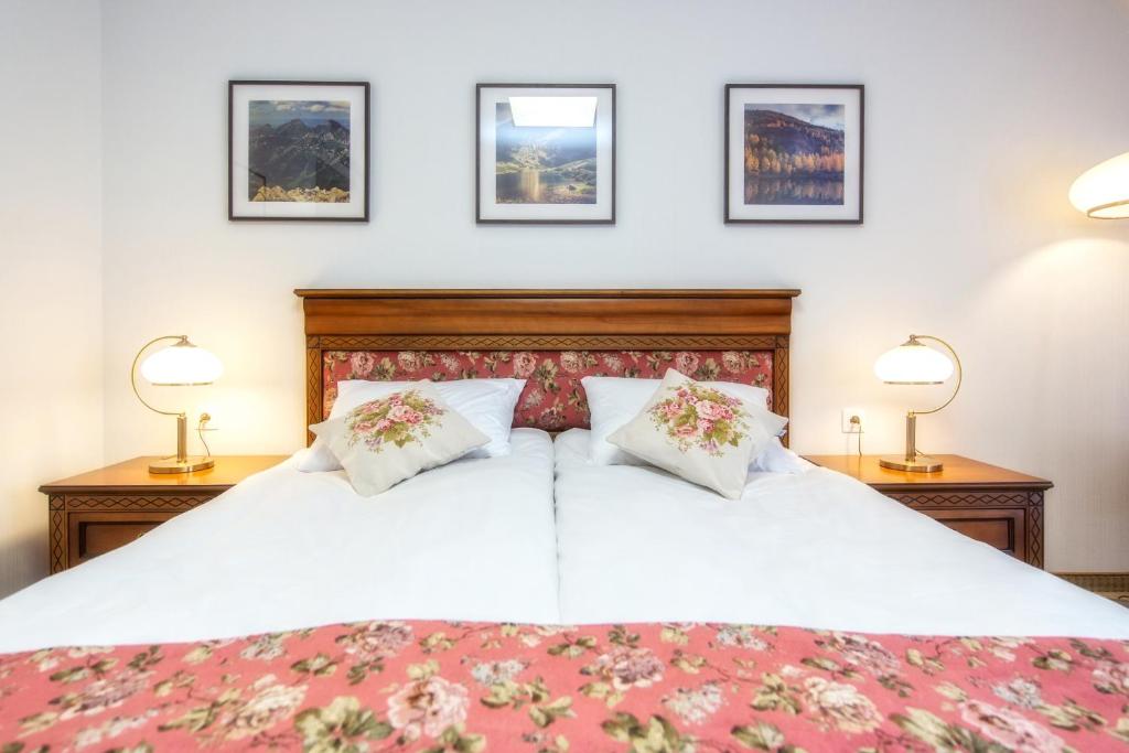 Hotel Paryski Art & Business - Tap to explore photos