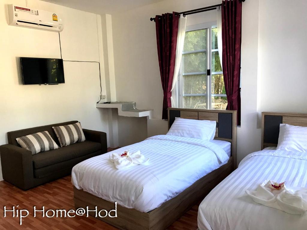 Hip Home at Hod - Tap to explore photos
