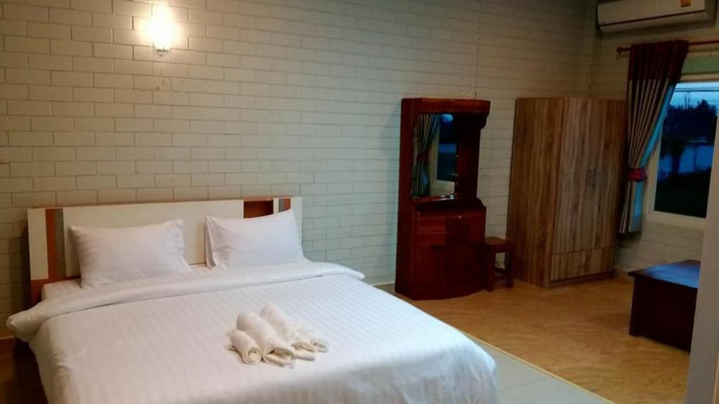 Three Bays Resort photo 4