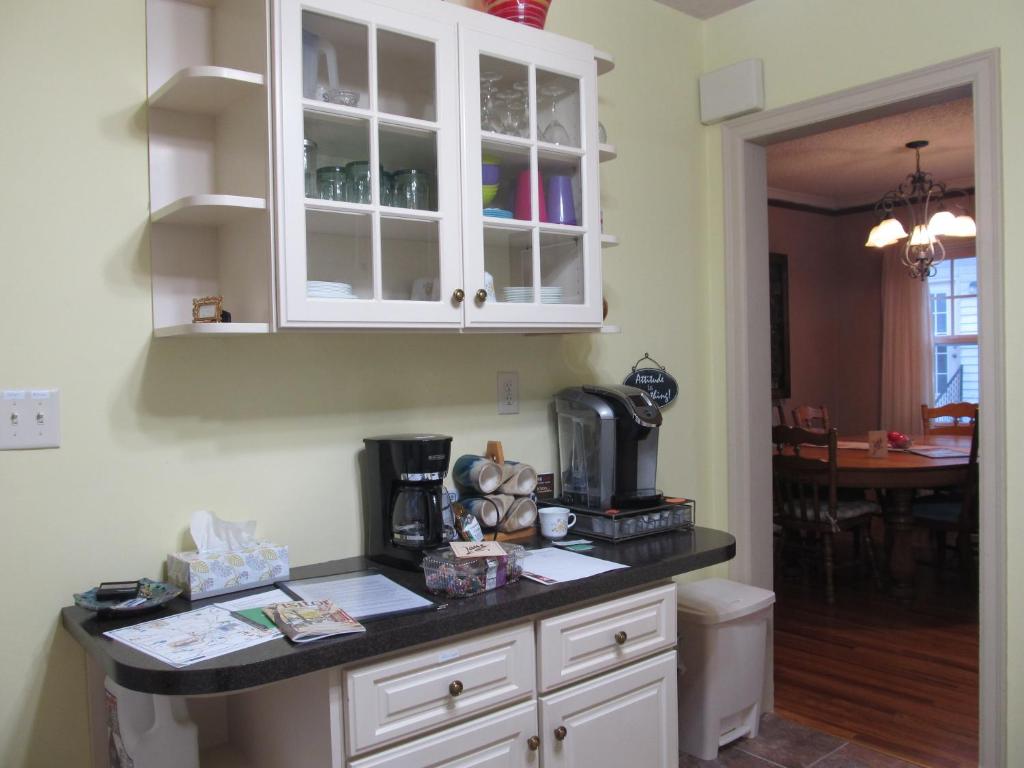 Covered By Faith Rentals -Storybook Home photo 3
