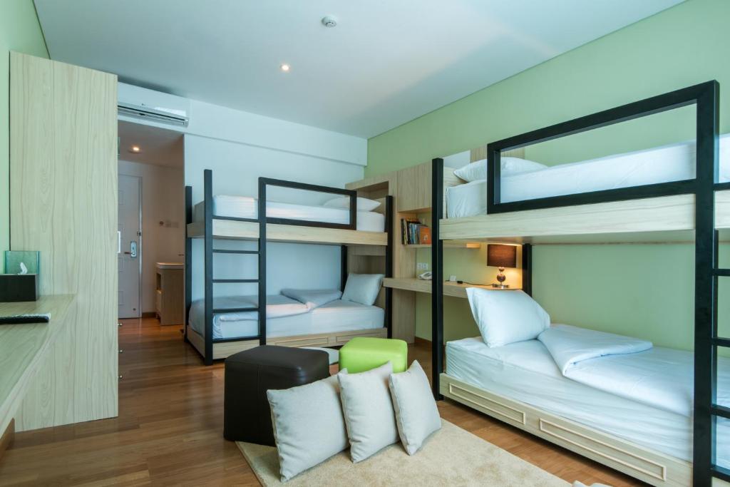 Четырехместный (Четырехместный номер с собственной ванной комнатой), Yan's House Hotel