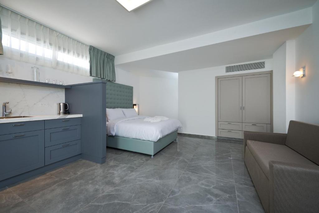 Roni Suite photo 3