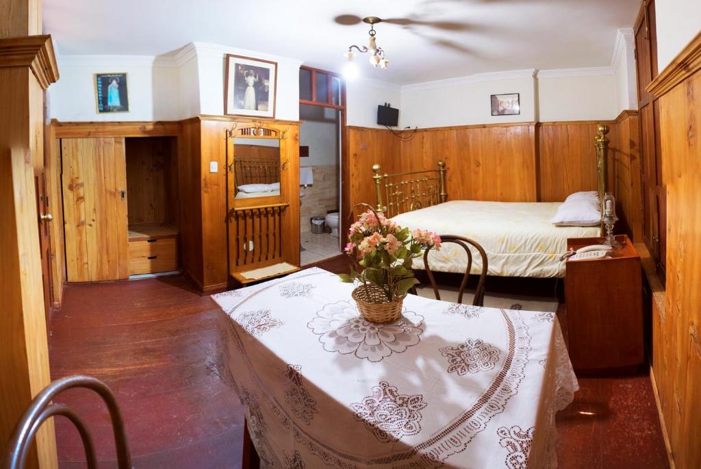 Hotel Museo Casona Ugarte Leon photo 2