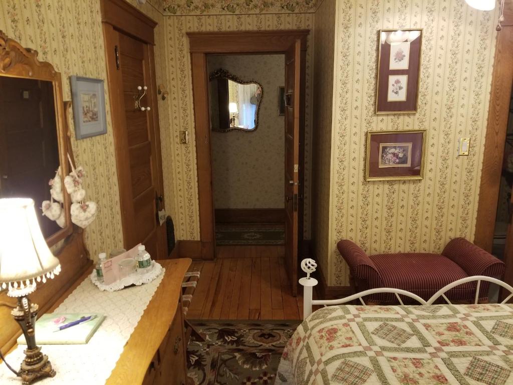 Rose & Thistle Bed & Breakfast photo 4