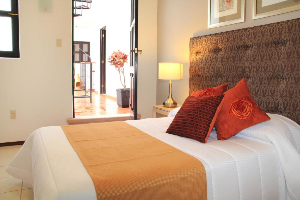 Hotel La Casa de María photo 3
