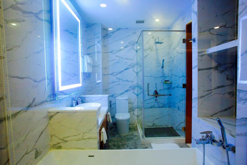 Двухместный (Двухместный номер Делюкс с 1 кроватью и балконом), Bella Vita Hotel